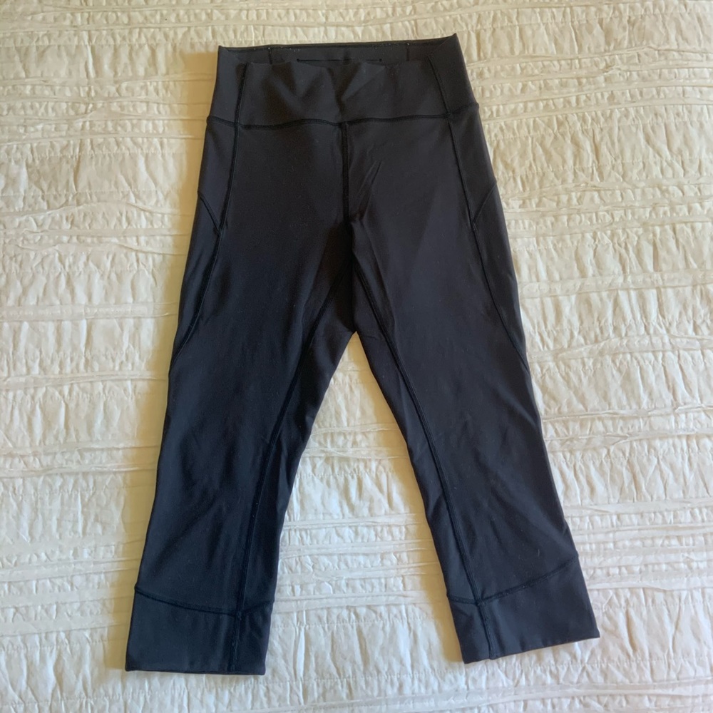 Lululemon🍋black capri leggings!!
